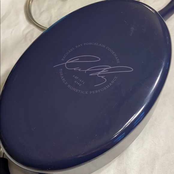 COPY - Rachel Ray 5 quart porcelain non stick cookware - Picture 6 of 7